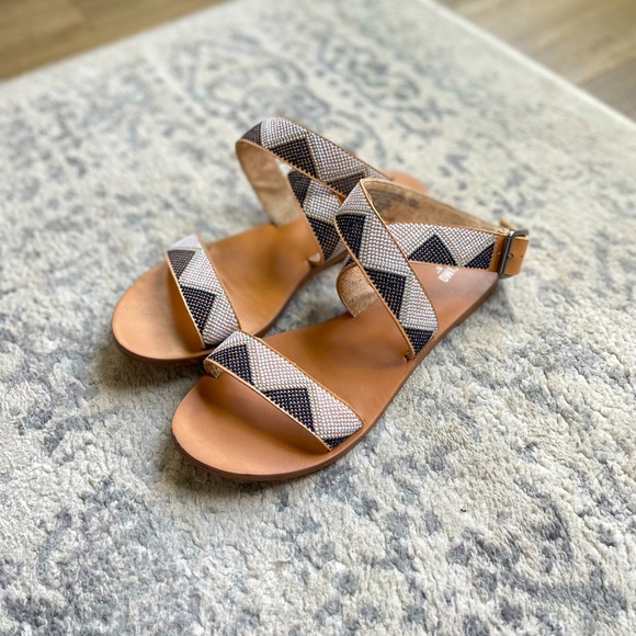 Flat strapped boho sandals, multi color, size 7 - Picture 1 of 2